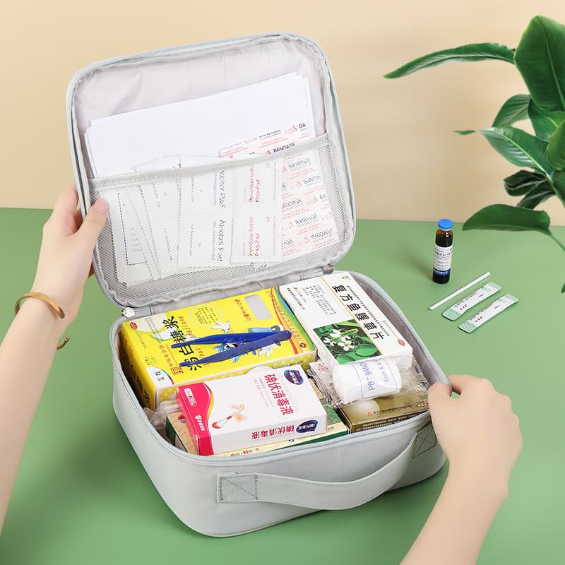 防災グッズ 携帯用医薬品収納ポーチ「救急手帳」