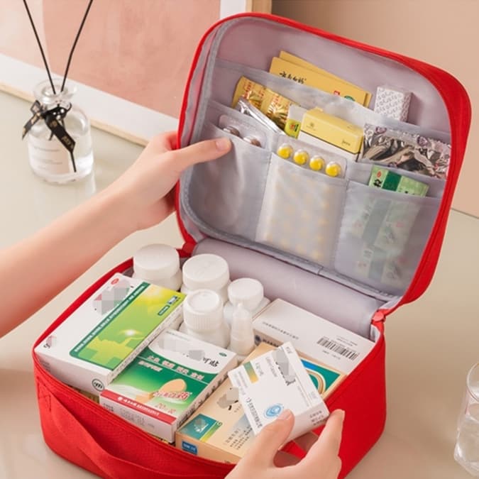 防災グッズ 携帯用救急薬品収納ポーチ