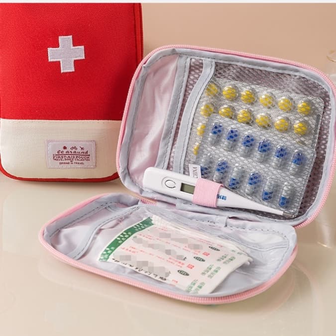 防災グッズ 携帯用救急薬品収納ポーチ